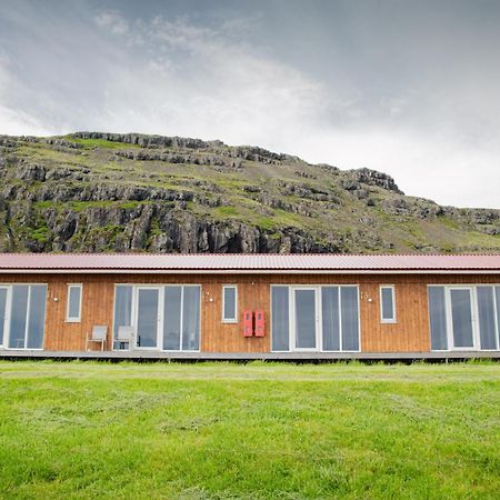 Guesthouse Skalafell Bagian luar foto