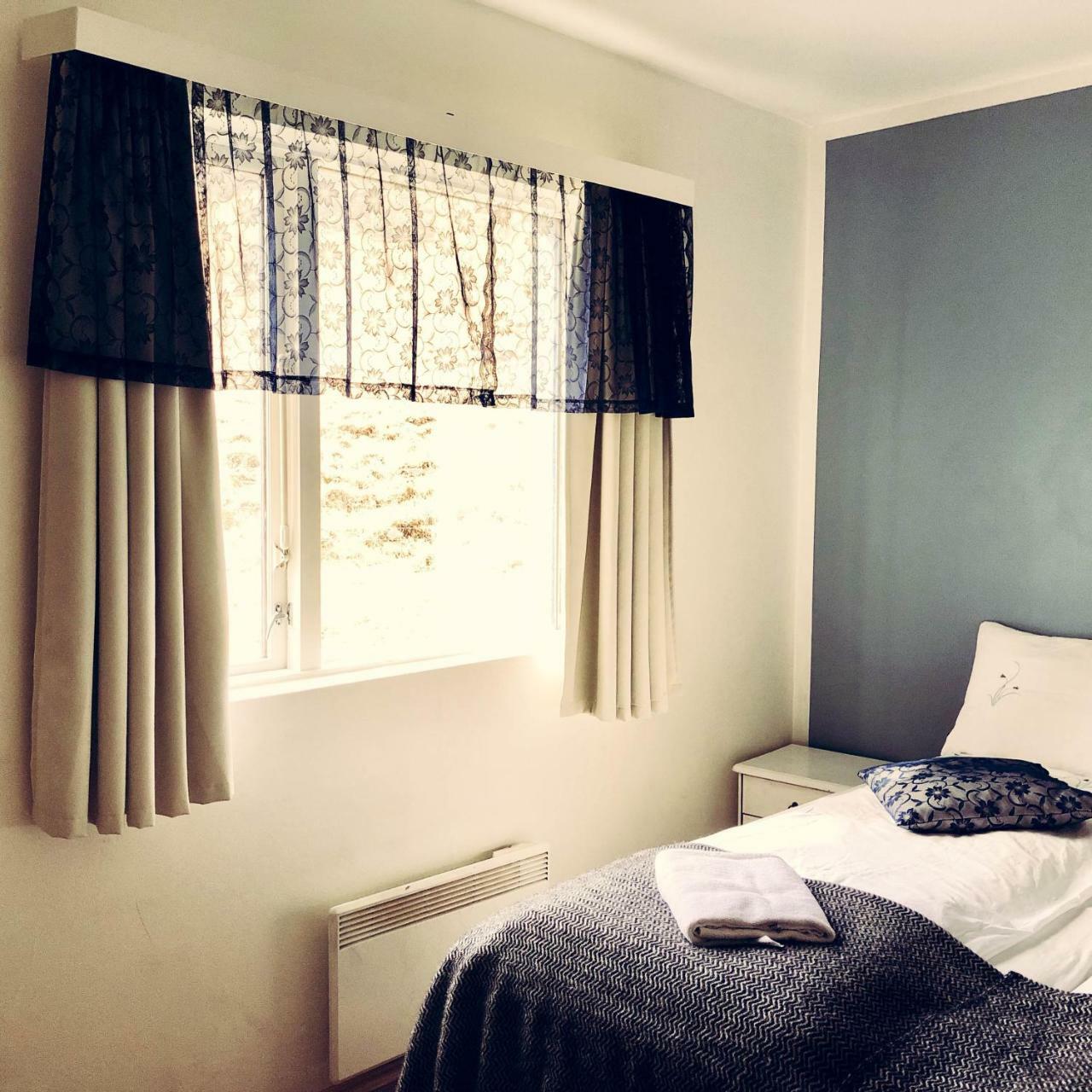 Guesthouse Skalafell Bagian luar foto