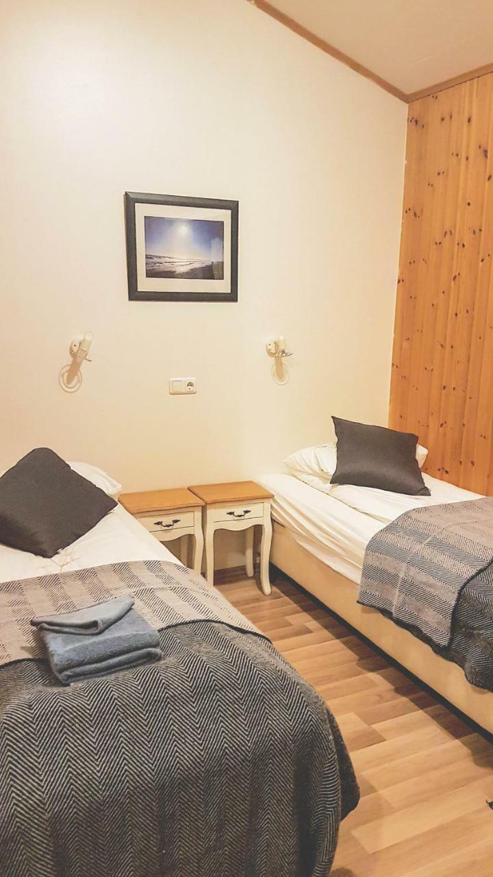 Guesthouse Skalafell Bagian luar foto