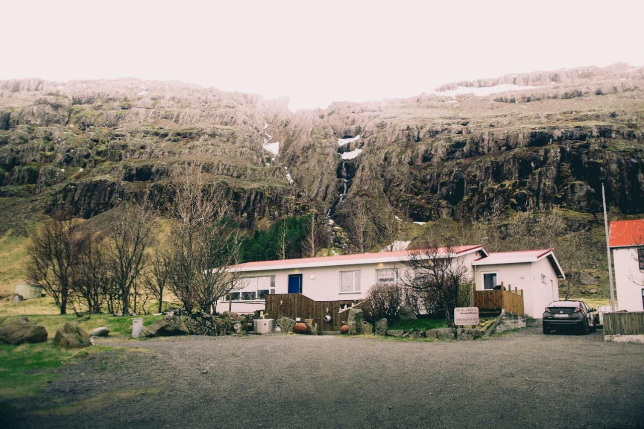 Guesthouse Skalafell Bagian luar foto